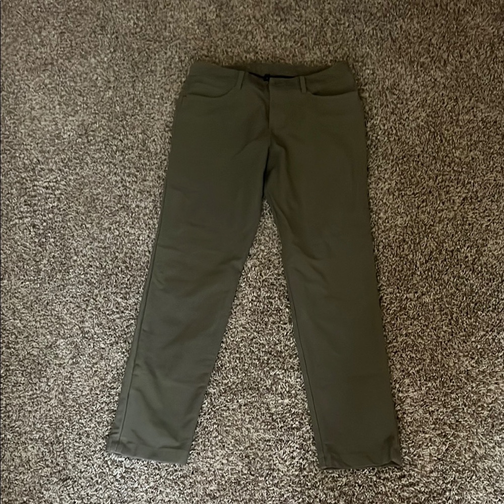Olive Green Men’s Lululemon Khaki Pant